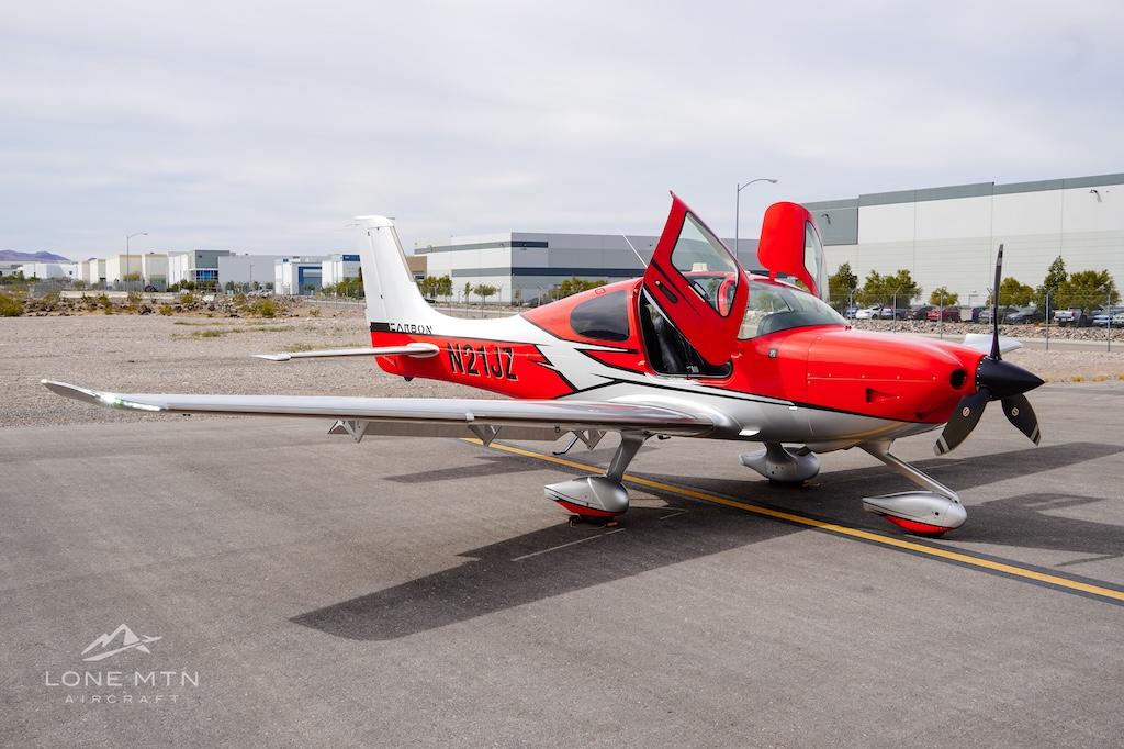 2019 Cirrus SR22T G6 GTS Photo 2
