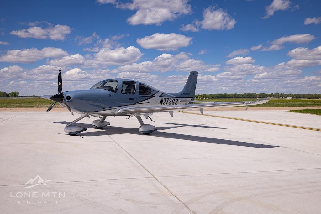 2023 Cirrus SR22 G6 GTS Photo 2