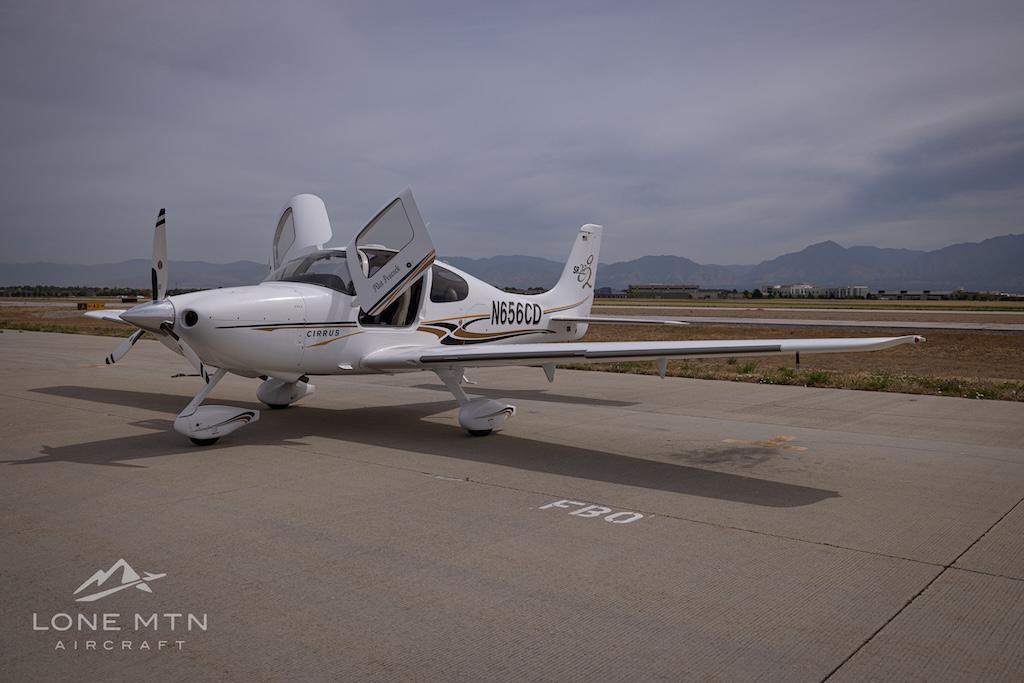 2004 Cirrus SR22 G2 Photo 2