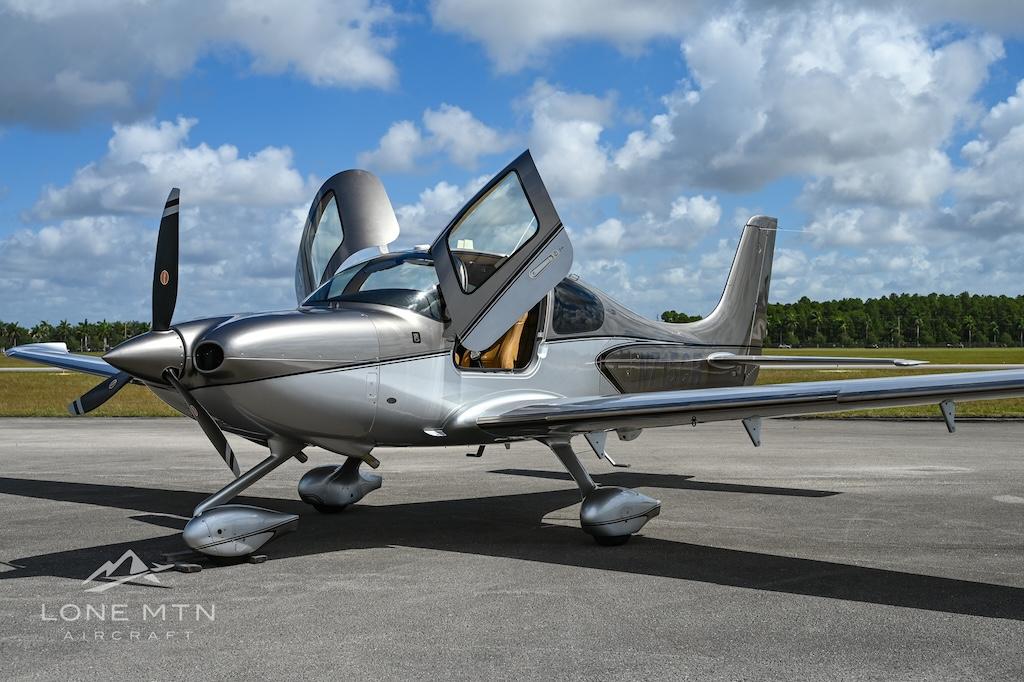 2020 Cirrus SR22 G6 GTS Photo 2