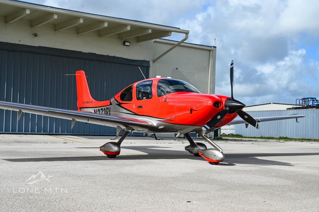 2021 Cirrus SR22 G6 GTS Photo 2