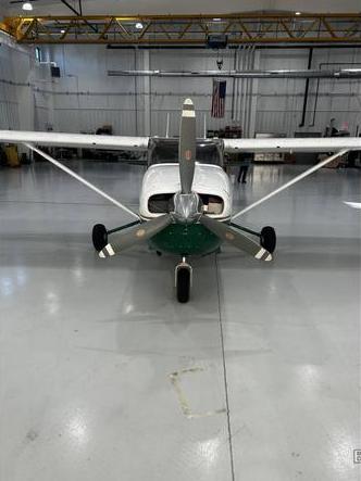 Cessna 207 Photo 3