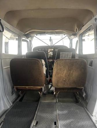 Cessna 207 Photo 2