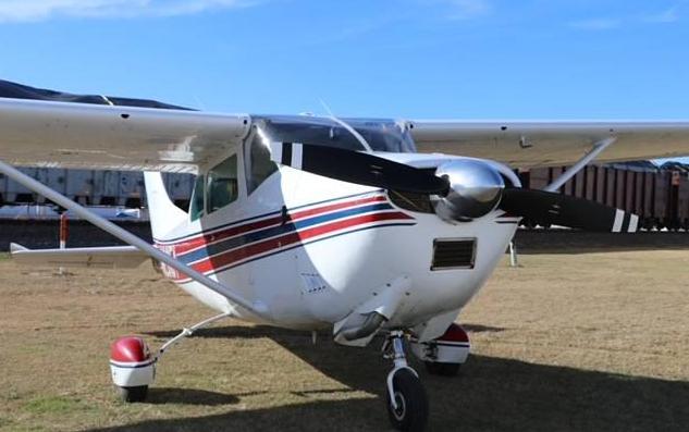 Cessna 182E Photo 4