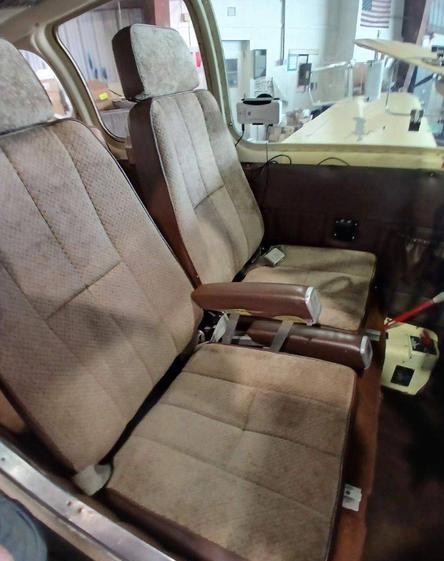 Beechcraft Bonanza C35 Photo 6