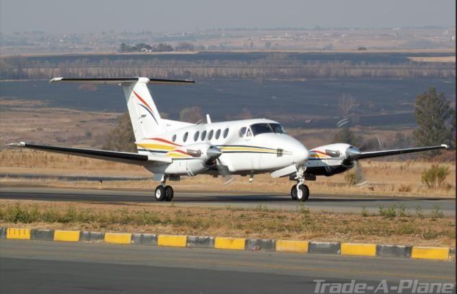 1992 BEECHCRAFT KING AIR B200 Photo 2