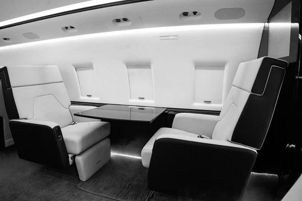 2003 BOMBARDIER CHALLENGER 604 Photo 2