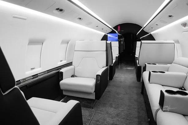 2003 BOMBARDIER CHALLENGER 604 Photo 7