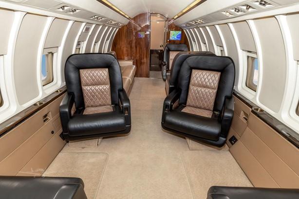 BOMBARDIER CHALLENGER 601-1A Photo 6