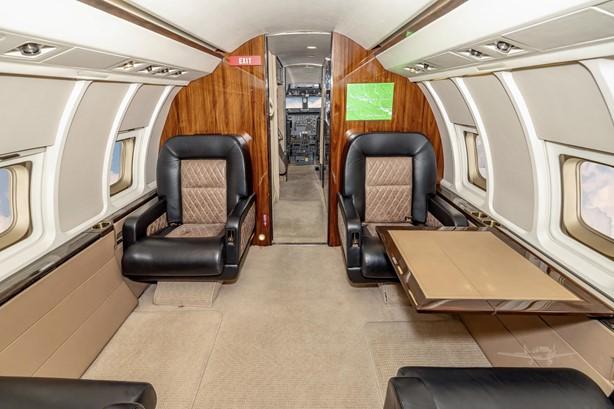 BOMBARDIER CHALLENGER 601-1A Photo 2