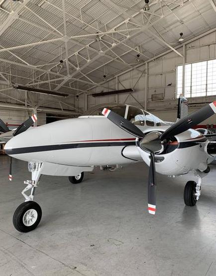 1960 D50C TWIN BONANZA  Photo 2