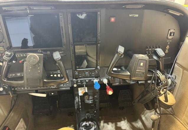 1979 CESSNA 182Q SKYLANE Photo 4