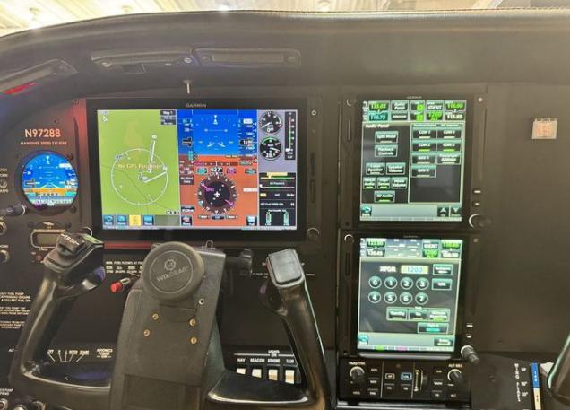 1979 CESSNA 182Q SKYLANE Photo 2