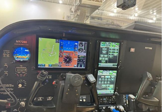 1979 CESSNA 182Q SKYLANE Photo 3