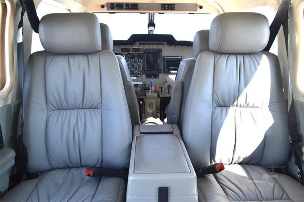2000 Piper Saratoga Photo 7