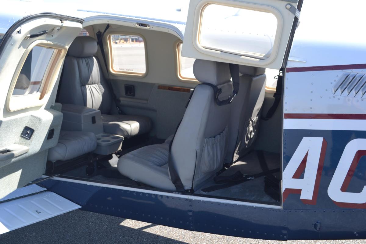 2000 Piper Saratoga Photo 2
