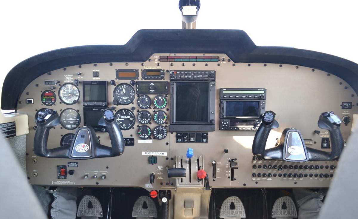 2000 Piper Saratoga Photo 3