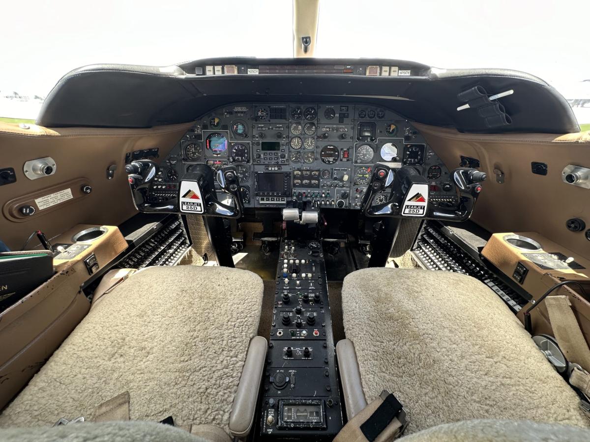 1979 Learjet 25D Photo 7