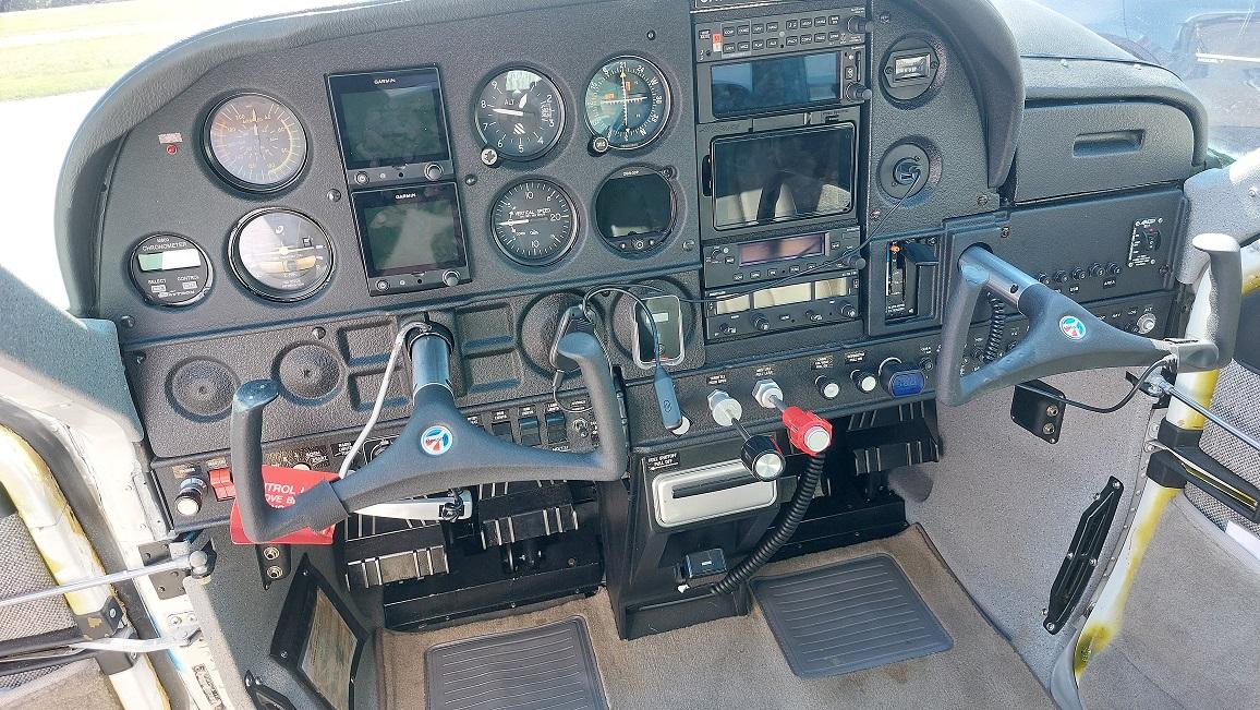 1968 Cessna 177 Photo 6