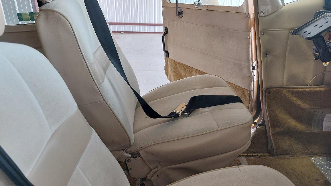 1965 Cessna 210E Photo 4