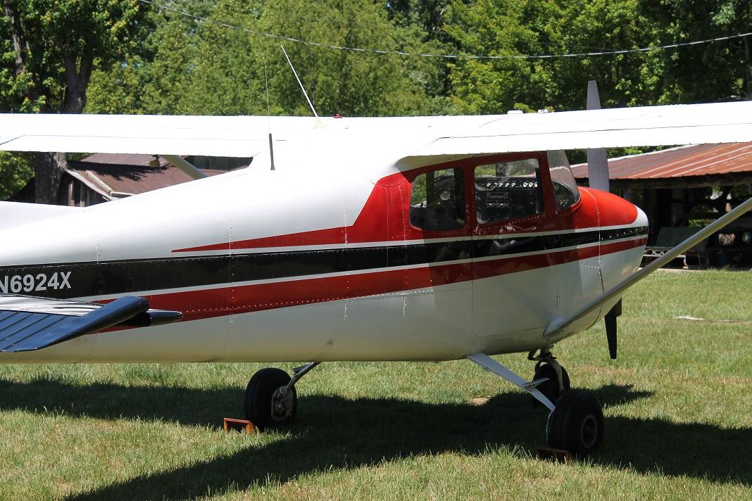 1961 Cessna 172B Photo 5