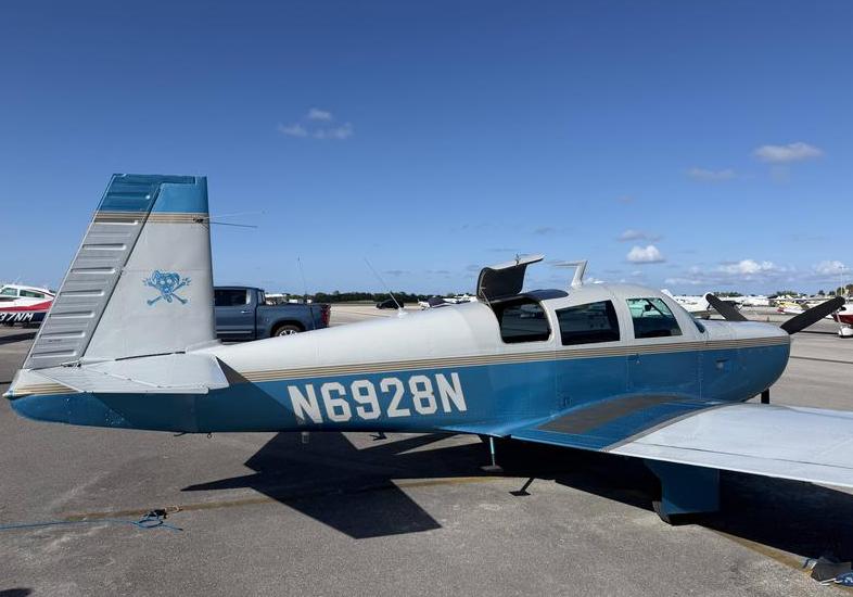1968 Mooney M20C Photo 2