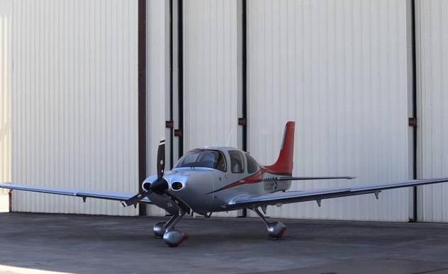 2019 Cirrus SR22 Photo 2