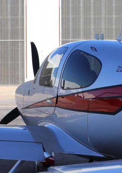 Cirrus SR22 Photo 5