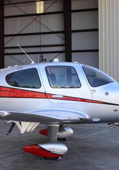 Cirrus SR22 Photo 7