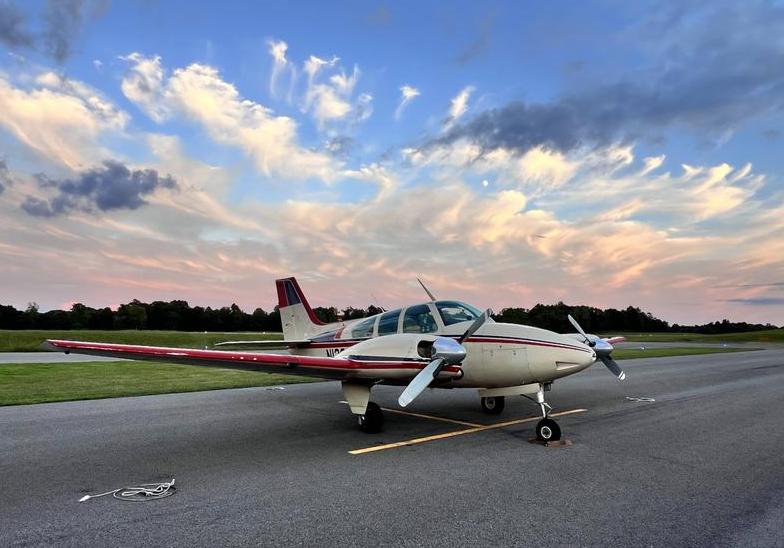 1961 Beech 95-55 Baron Photo 4