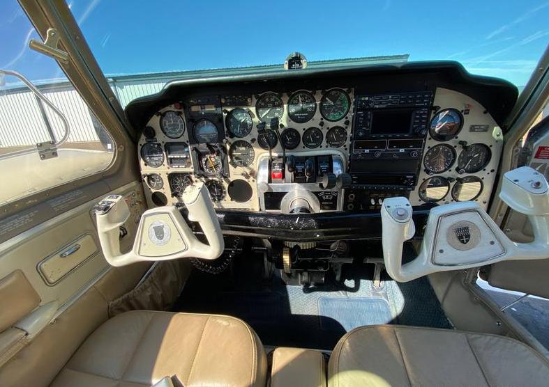 1961 Beech 95-55 Baron Photo 7