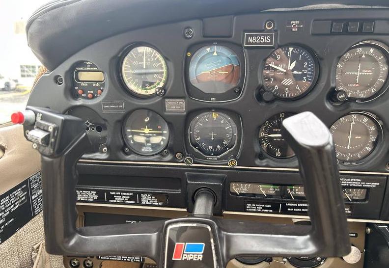 1983 Piper Warrior II Photo 3