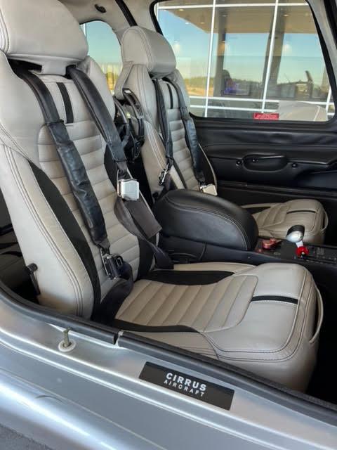 2017 CIRRUS SR22-G6 TURBO Photo 4