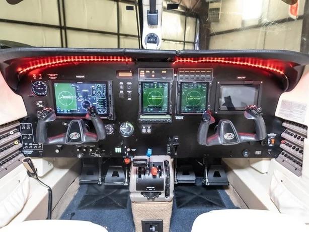 2000 PIPER MALIBU MIRAGE Photo 3