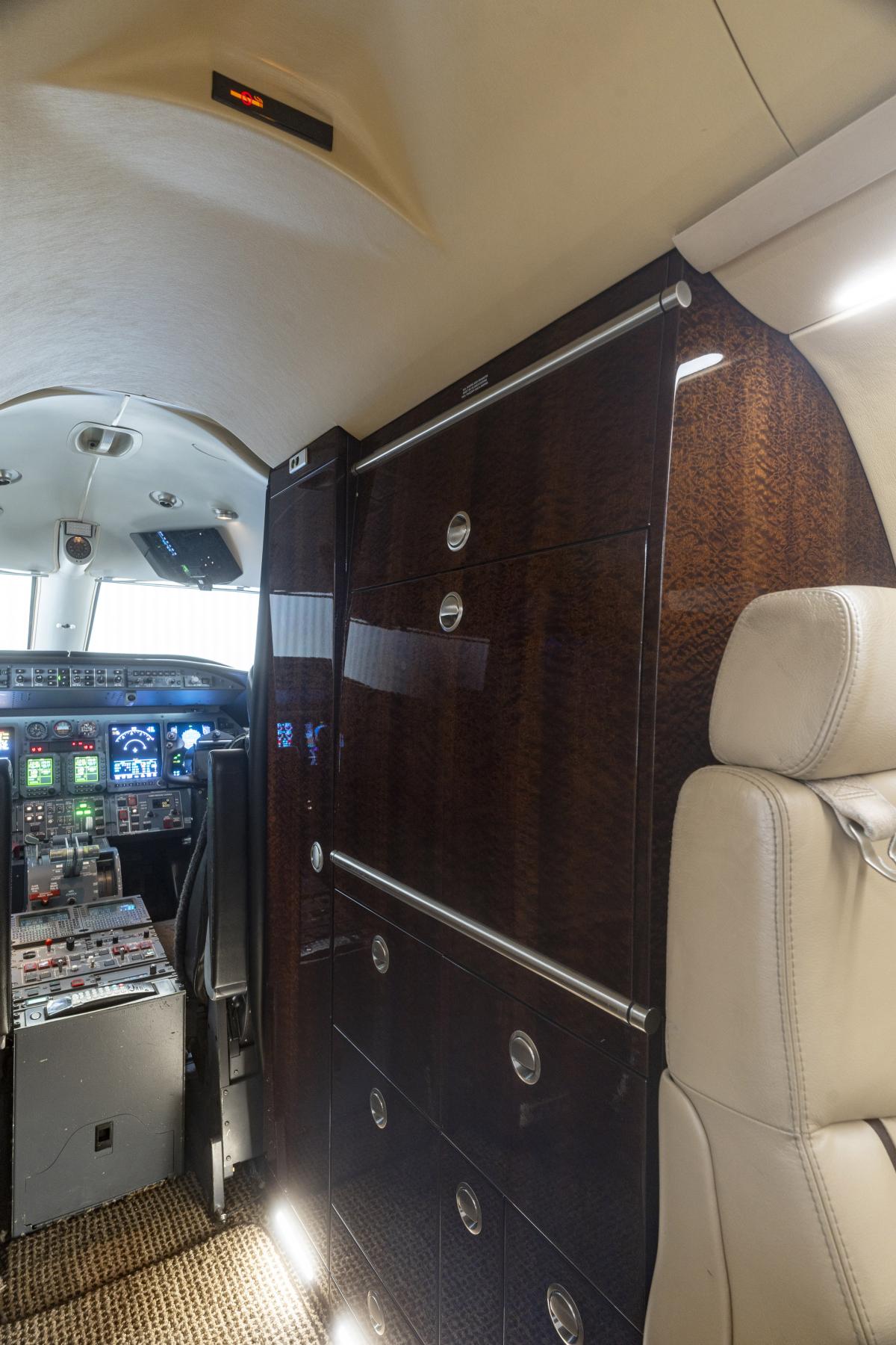 2012 Learjet 45XR Photo 6