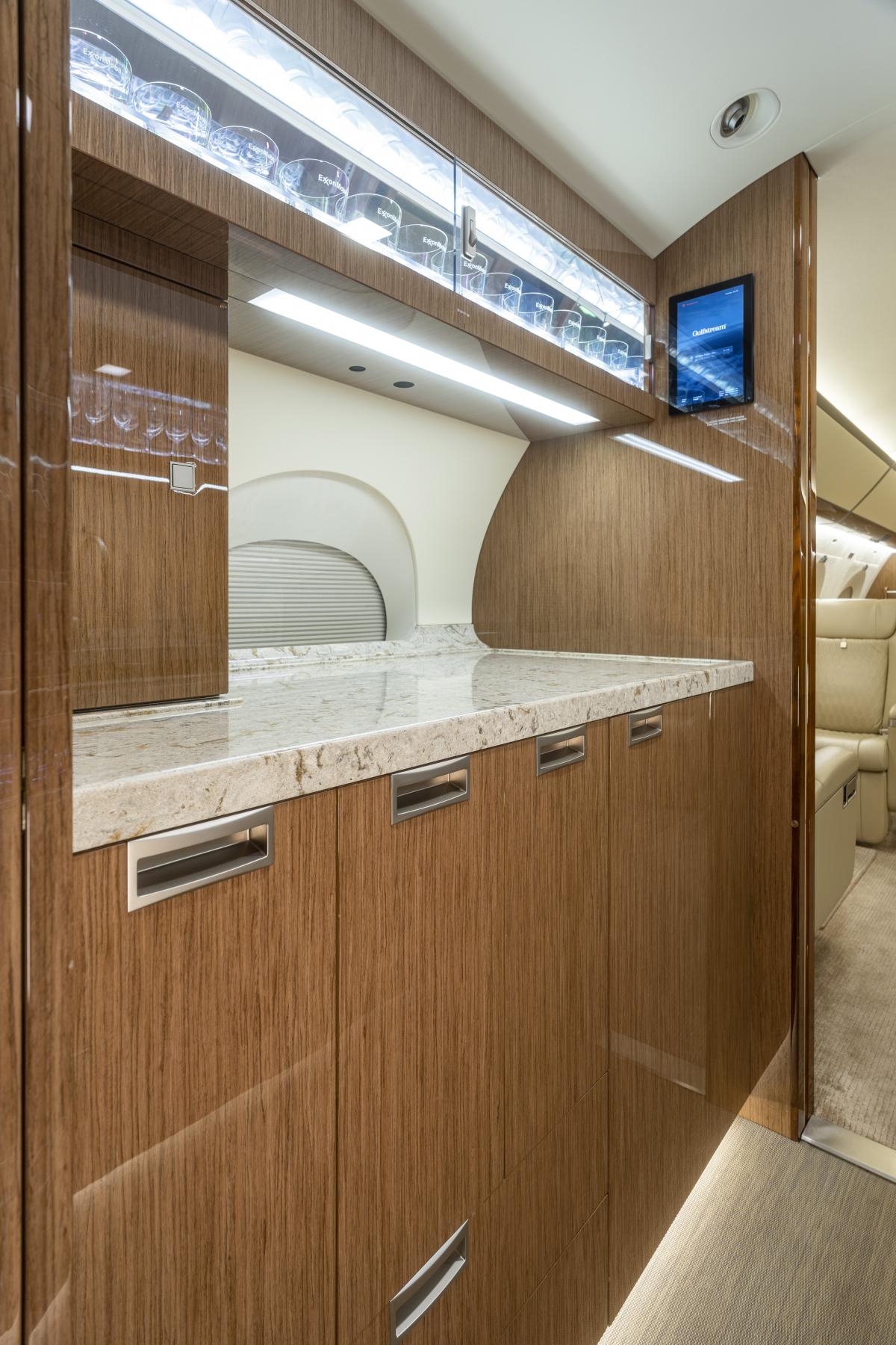 2018 Gulfstream G650ER Photo 2