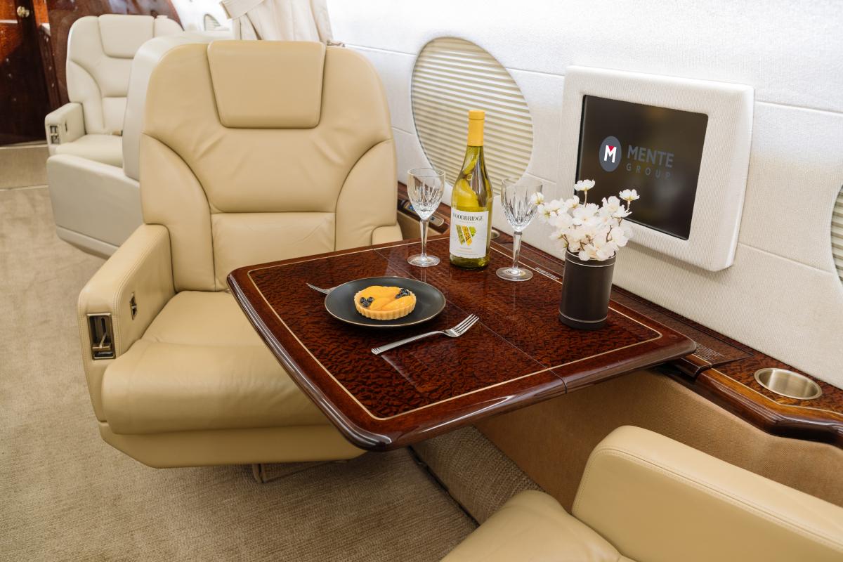 2000 Gulfstream V Photo 5