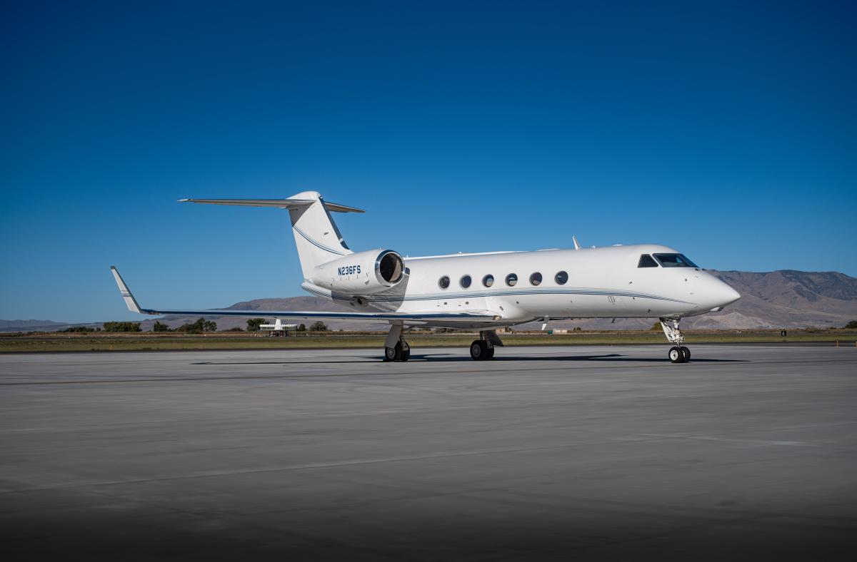 2012 Gulfstream G450 Photo 2