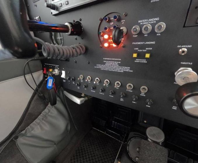 1981 CESSNA 185F ON FLOATS Photo 2