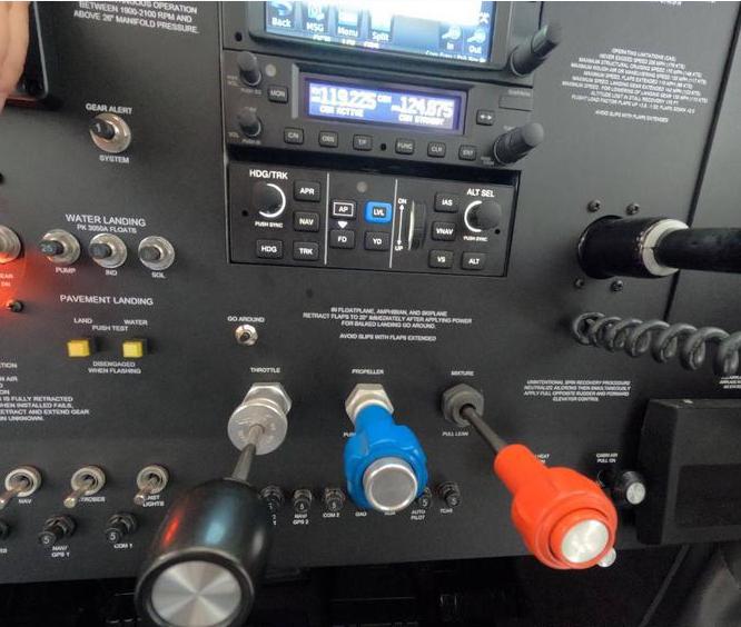 1981 CESSNA 185F ON FLOATS Photo 3