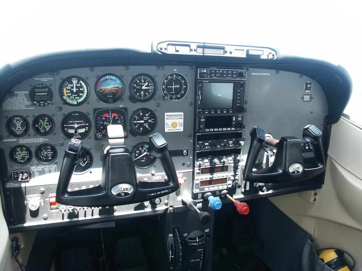 2002 Cessna 182T Skylane Photo 3