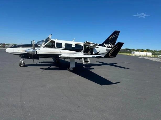 1981 PIPER NAVAJO CHIEFTAIN Photo 2