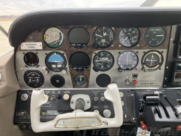 1976 BEECHCRAFT C23 SUNDOWNER 180 Photo 7