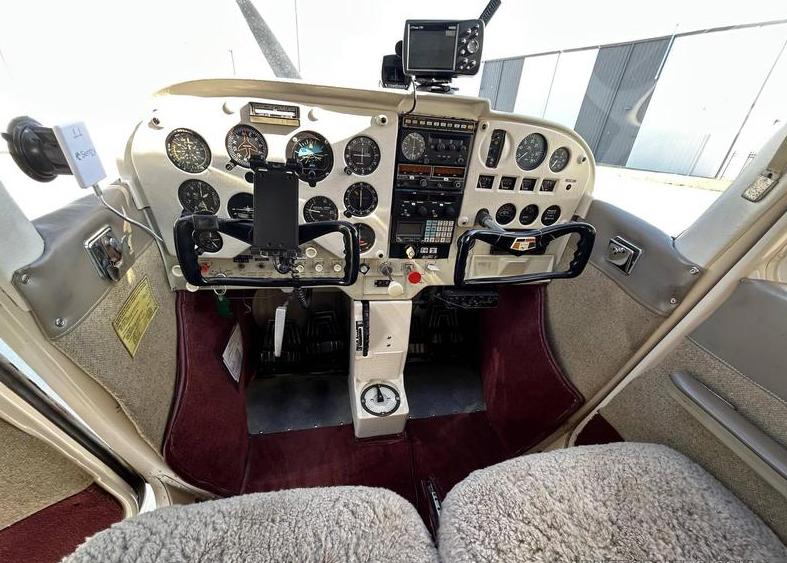1966 CESSNA 172G Photo 3