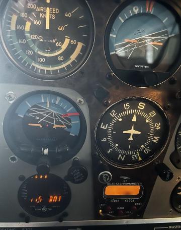 1976 BEECHCRAFT C23 SUNDOWNER 180 Photo 7