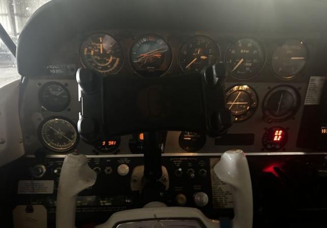 1976 BEECHCRAFT C23 SUNDOWNER 180 Photo 6