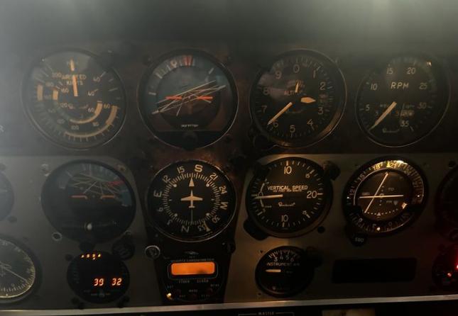 1976 BEECHCRAFT C23 SUNDOWNER 180 Photo 3