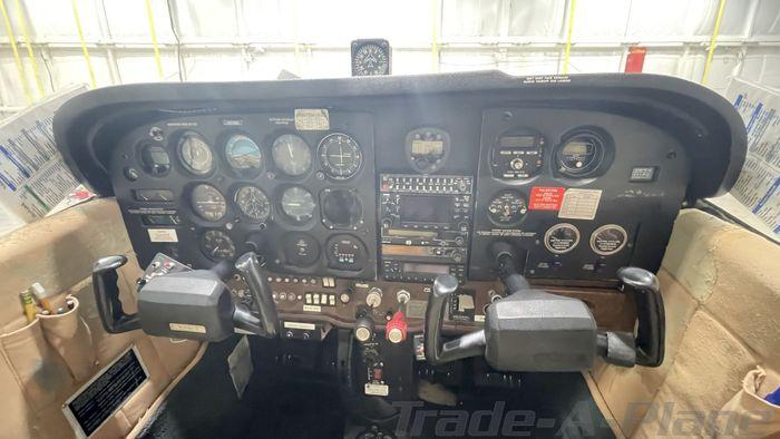 1980 CESSNA 172N SKYHAWK Photo 2