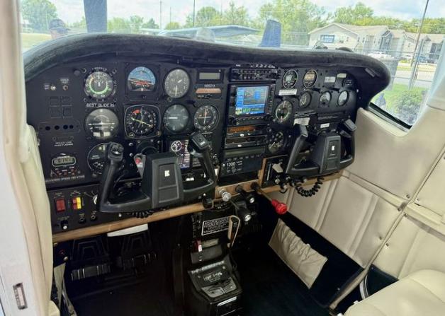 1979 CESSNA 210N Photo 5