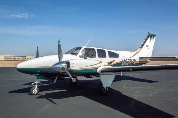 1967 BEECHCRAFT D55 BARON Photo 3